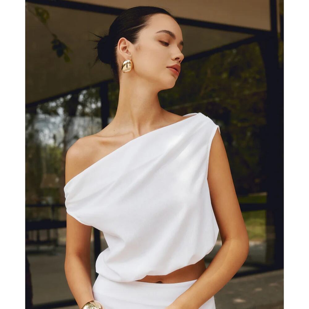 Commense White One-Shoulder Short Sleeve Top
